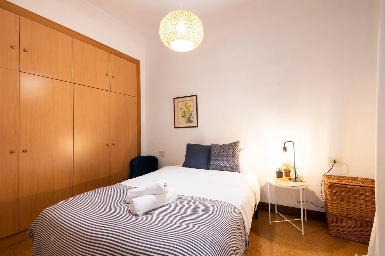 Vistas A La Playa De La Concha, Apto Familiar Grande Apartment San Sebastian 0*,  Spain