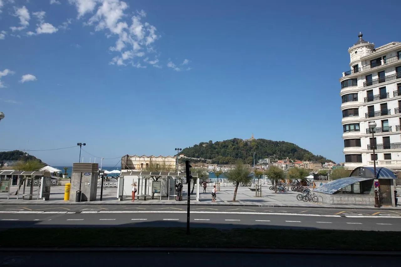 Vistas a la playa de La Concha, Apto Familiar Grande Apartamento San Sebastián
